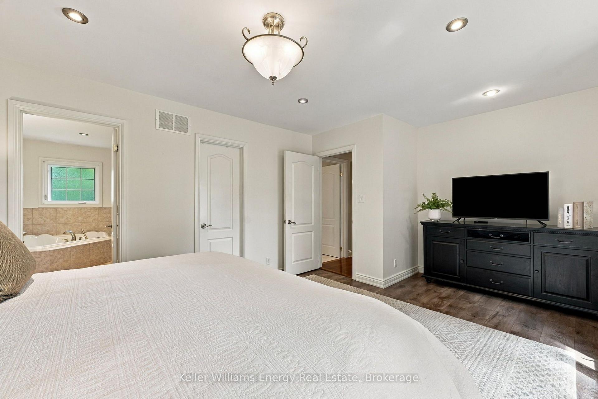 Photo 16 of 440 Conlin Road E, Oshawa, Kedron — HOMEH
