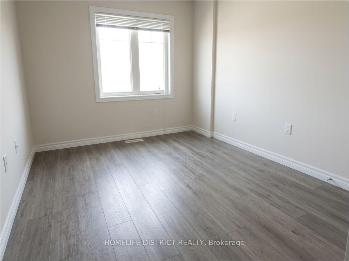 Photo 18 of 14 Katerson Lane, Clarington, Courtice — HOMEH