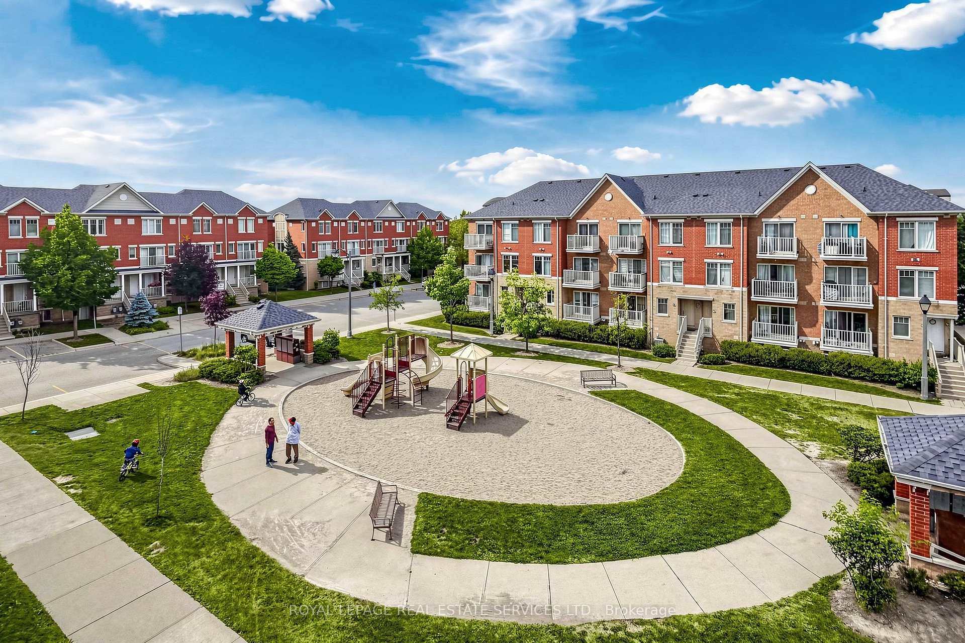 Photo 3 of Unit 49, 5050 Intrepid Drive, Mississauga, Churchill Meadows — HOMEH