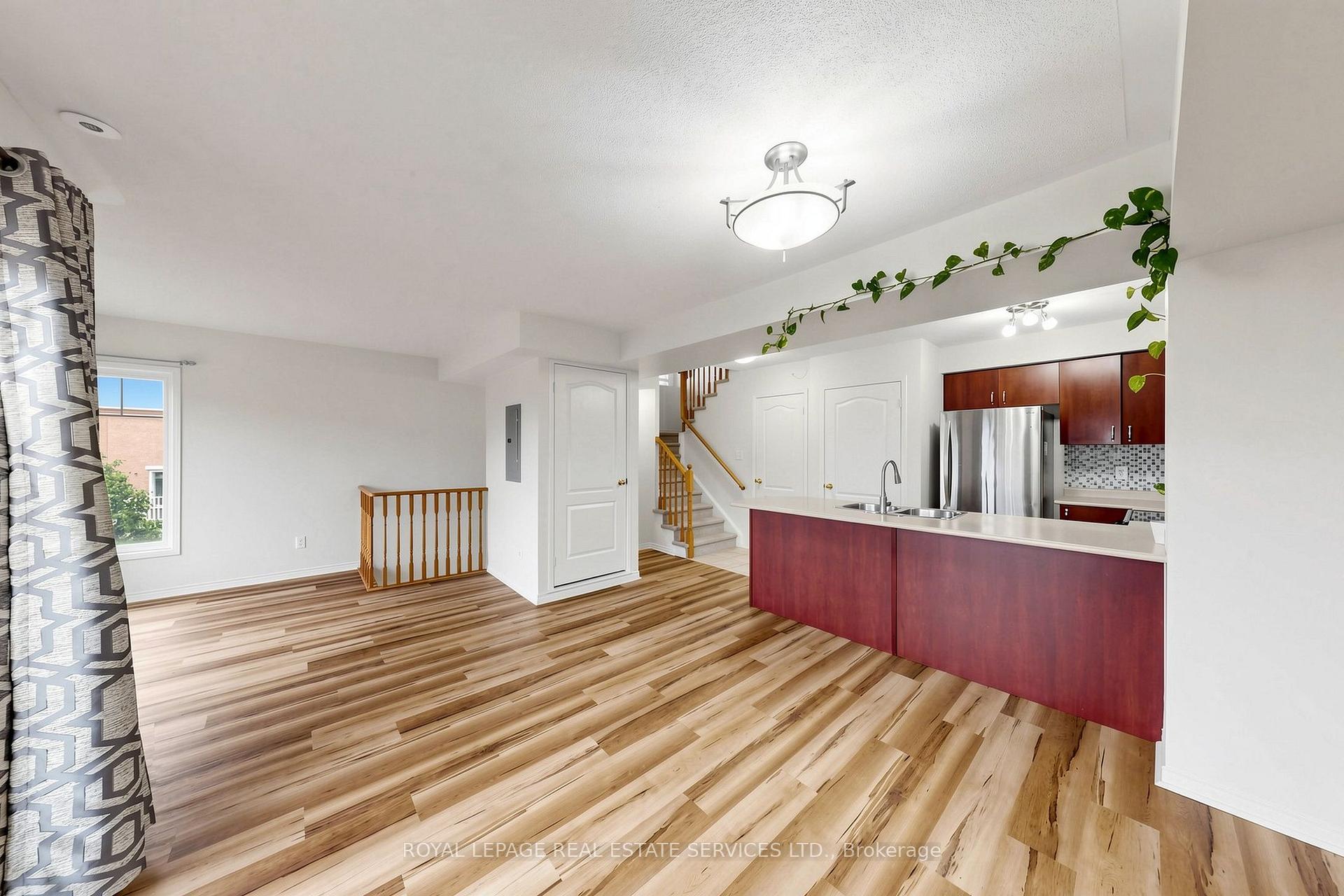Photo 9 of Unit 49, 5050 Intrepid Drive, Mississauga, Churchill Meadows — HOMEH
