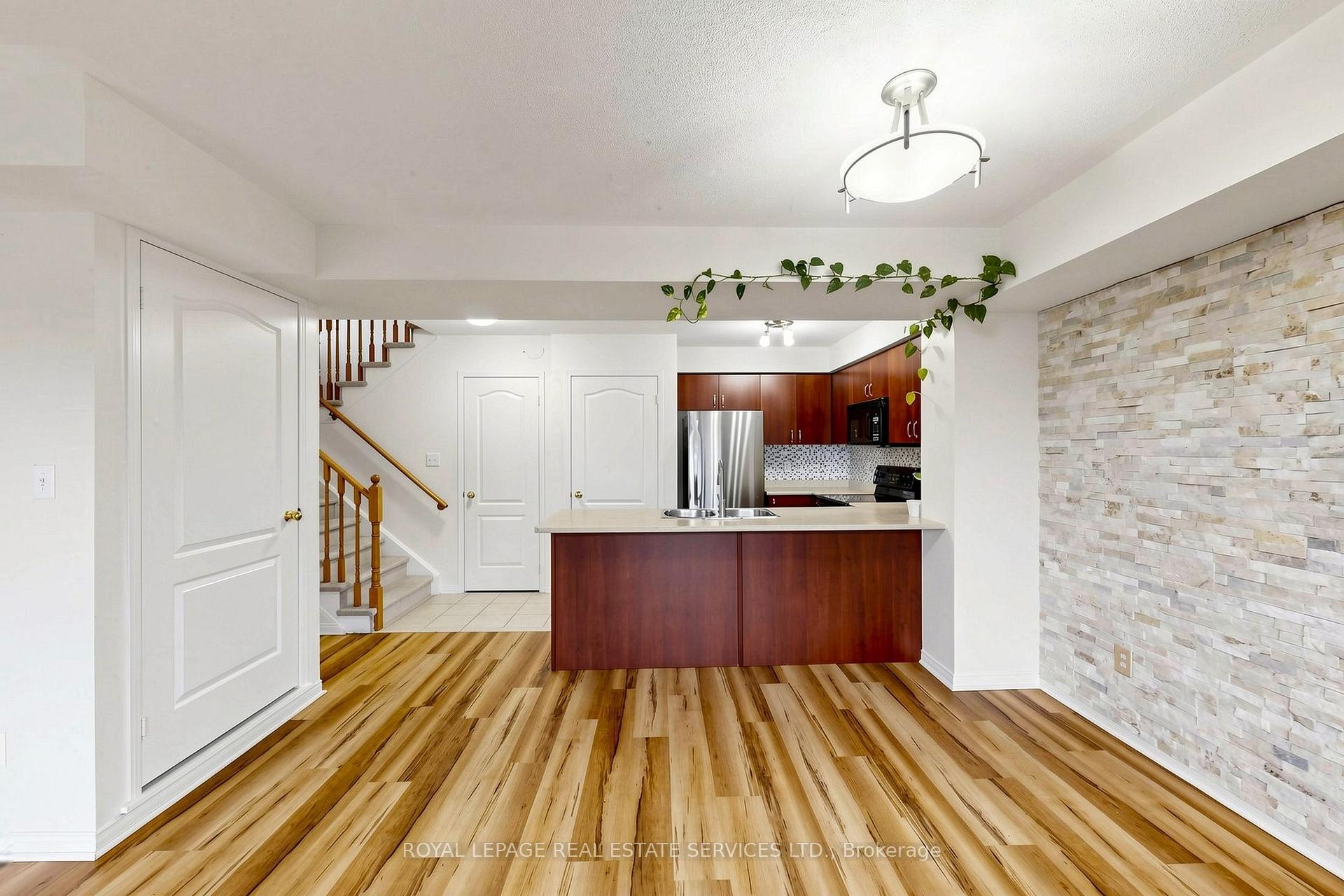 Photo 10 of Unit 49, 5050 Intrepid Drive, Mississauga, Churchill Meadows — HOMEH