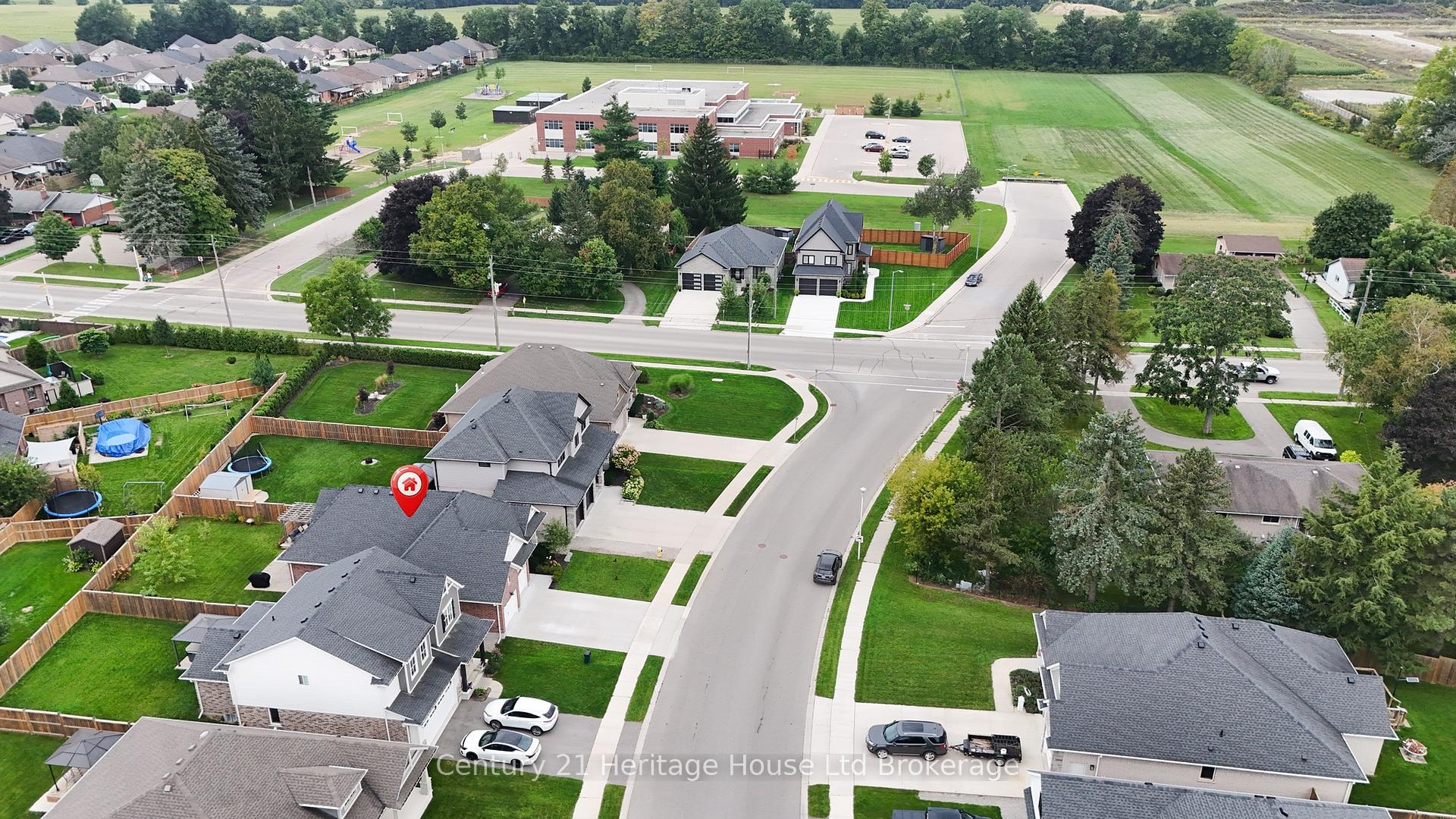Photo 4 of 92 Dereham Drive, Tillsonburg — HOMEH