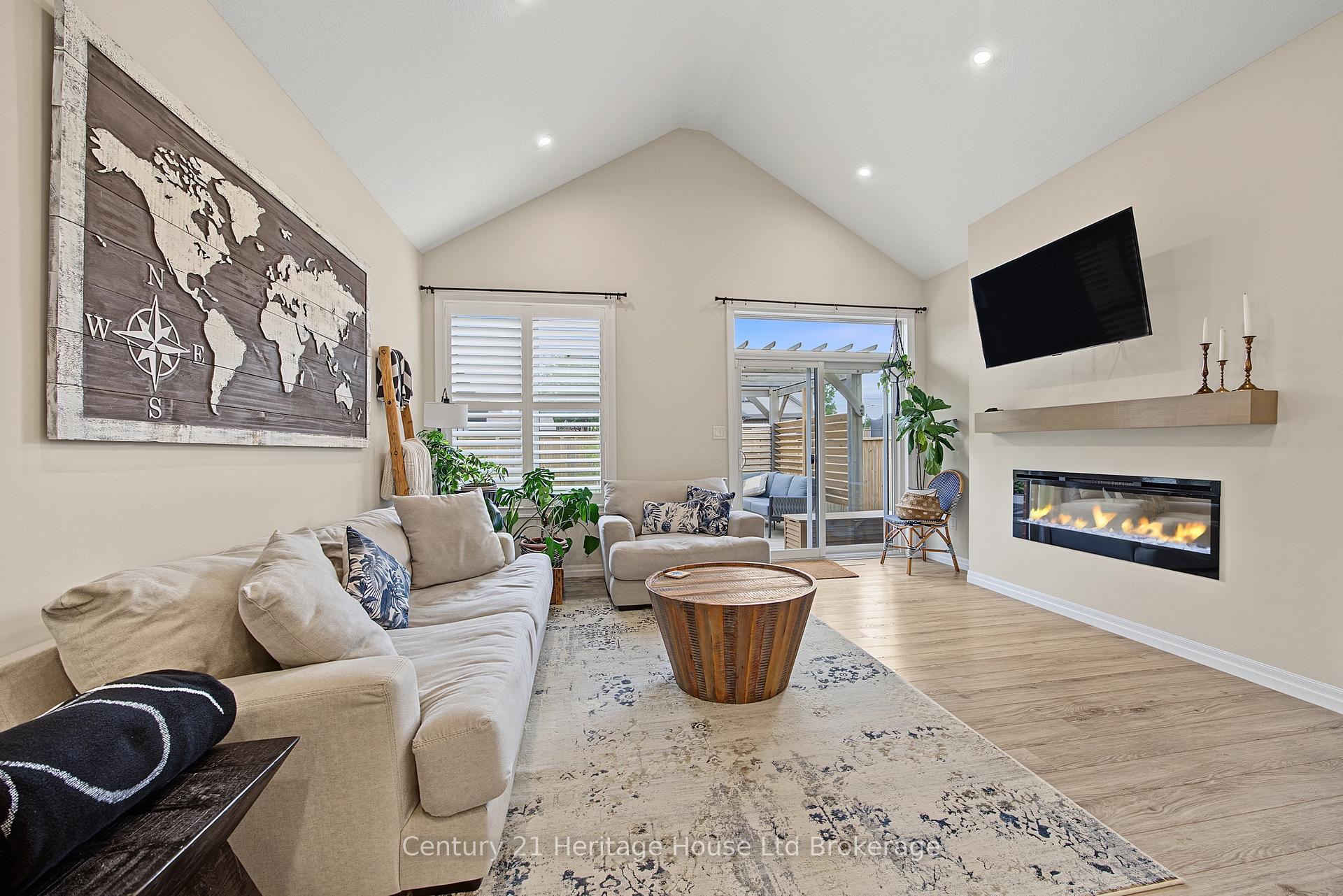 Photo 5 of 92 Dereham Drive, Tillsonburg — HOMEH
