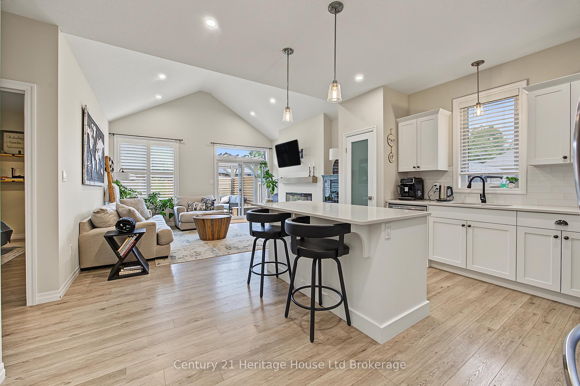 Photo 7 of 92 Dereham Drive, Tillsonburg — HOMEH