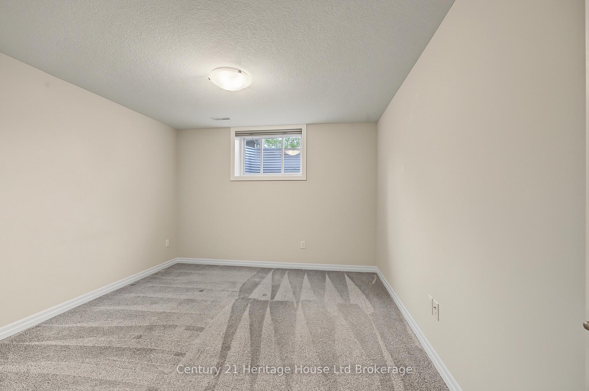Photo 18 of 92 Dereham Drive, Tillsonburg — HOMEH