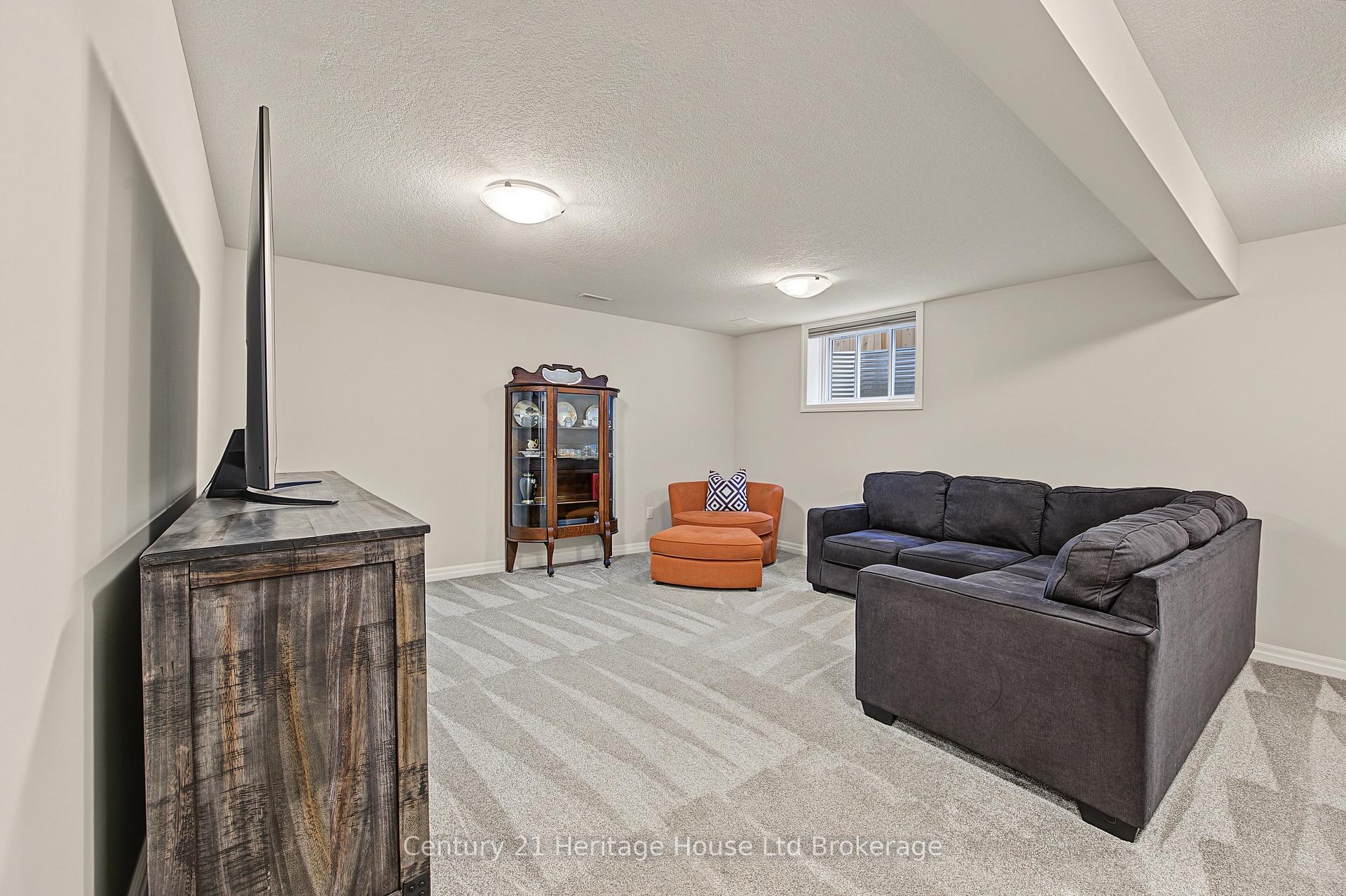 Photo 19 of 92 Dereham Drive, Tillsonburg — HOMEH