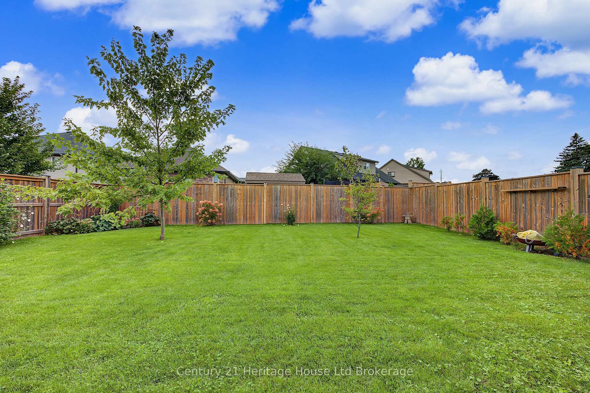 Photo 23 of 92 Dereham Drive, Tillsonburg — HOMEH