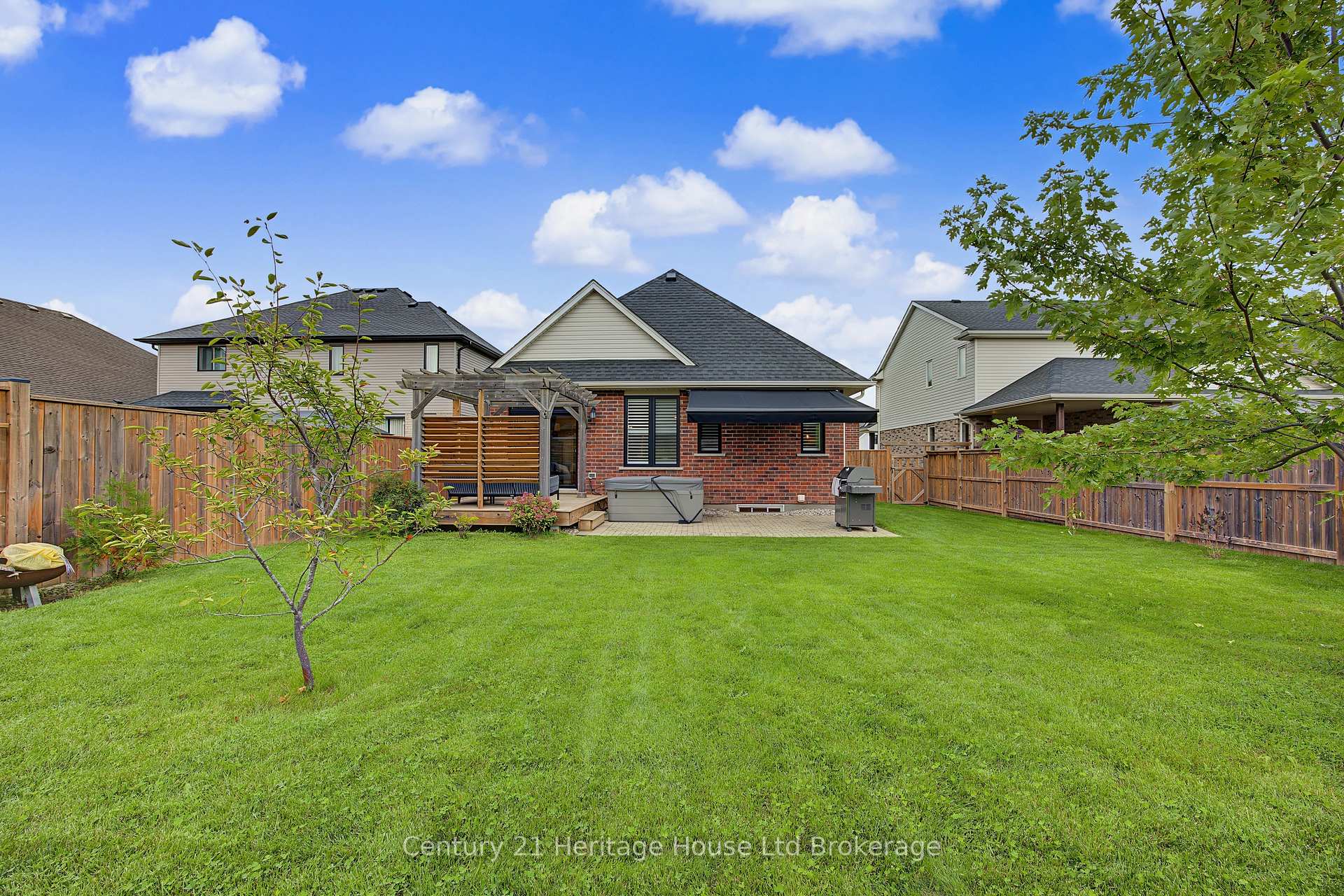 Photo 24 of 92 Dereham Drive, Tillsonburg — HOMEH