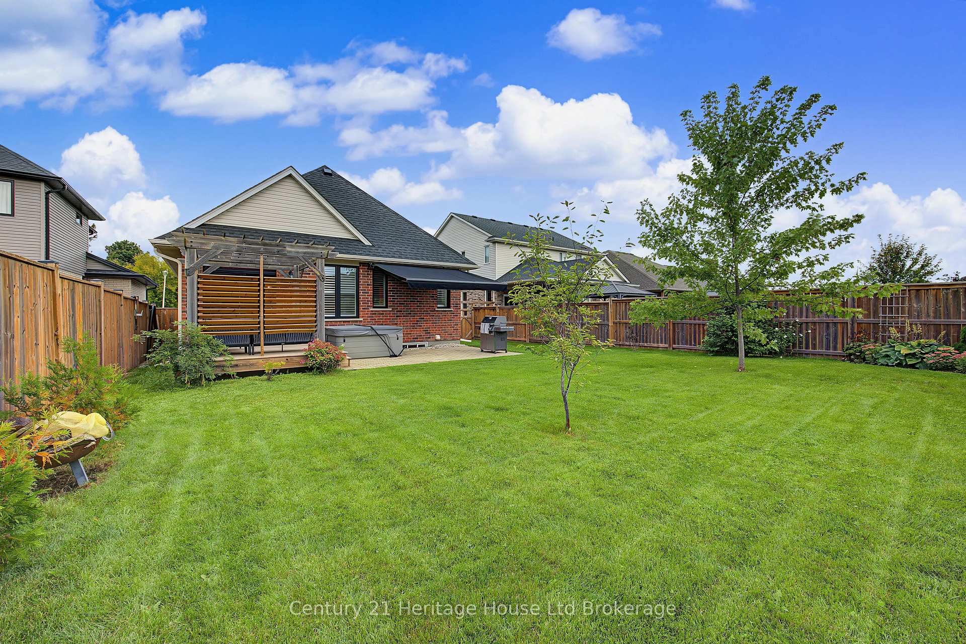 Photo 25 of 92 Dereham Drive, Tillsonburg — HOMEH
