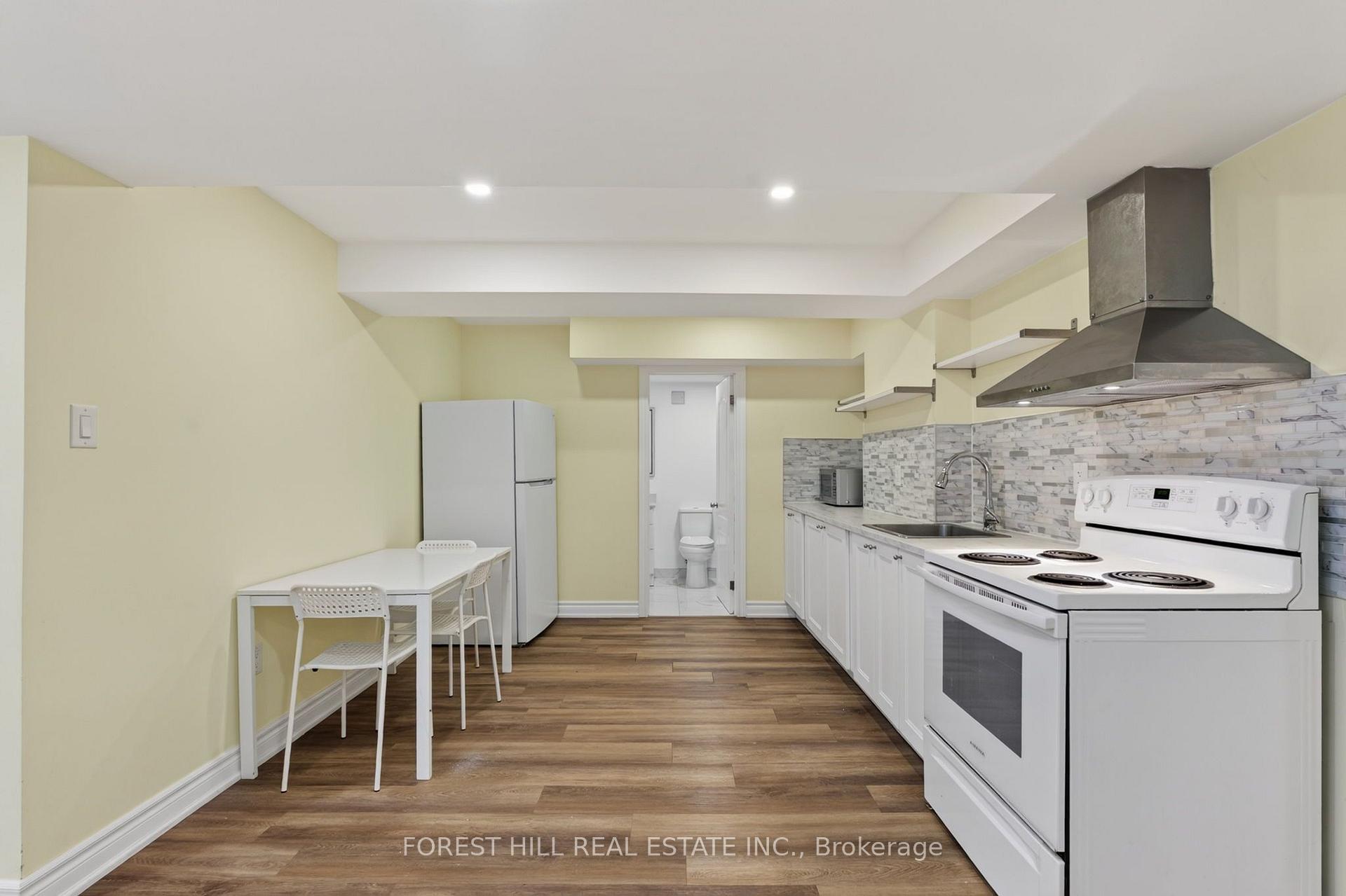Photo 6 of Unit Basement, 22 Rockwood Crescent, Vaughan, Beverley Glen — HOMEH