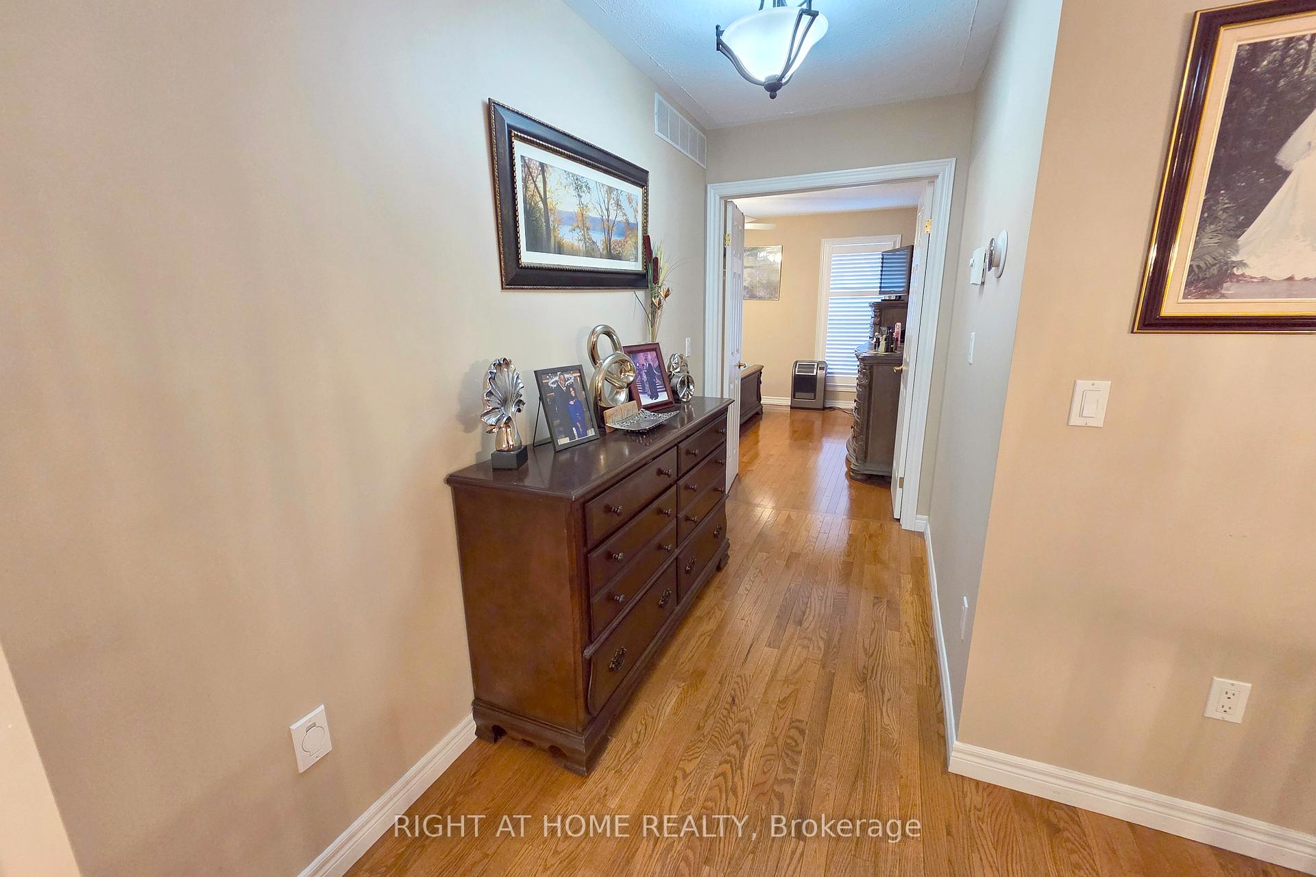 Photo 14 of 174 Riverwalk Place, Guelph/Eramosa, Rockwood — HOMEH