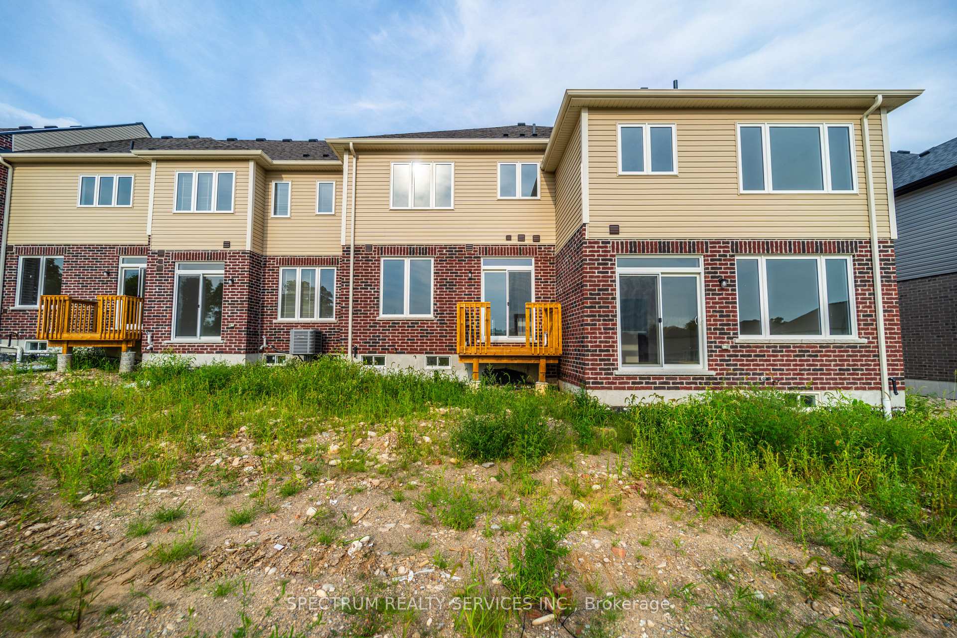 Photo 6 of 19 Chapman Road, Brant, Paris — HOMEH