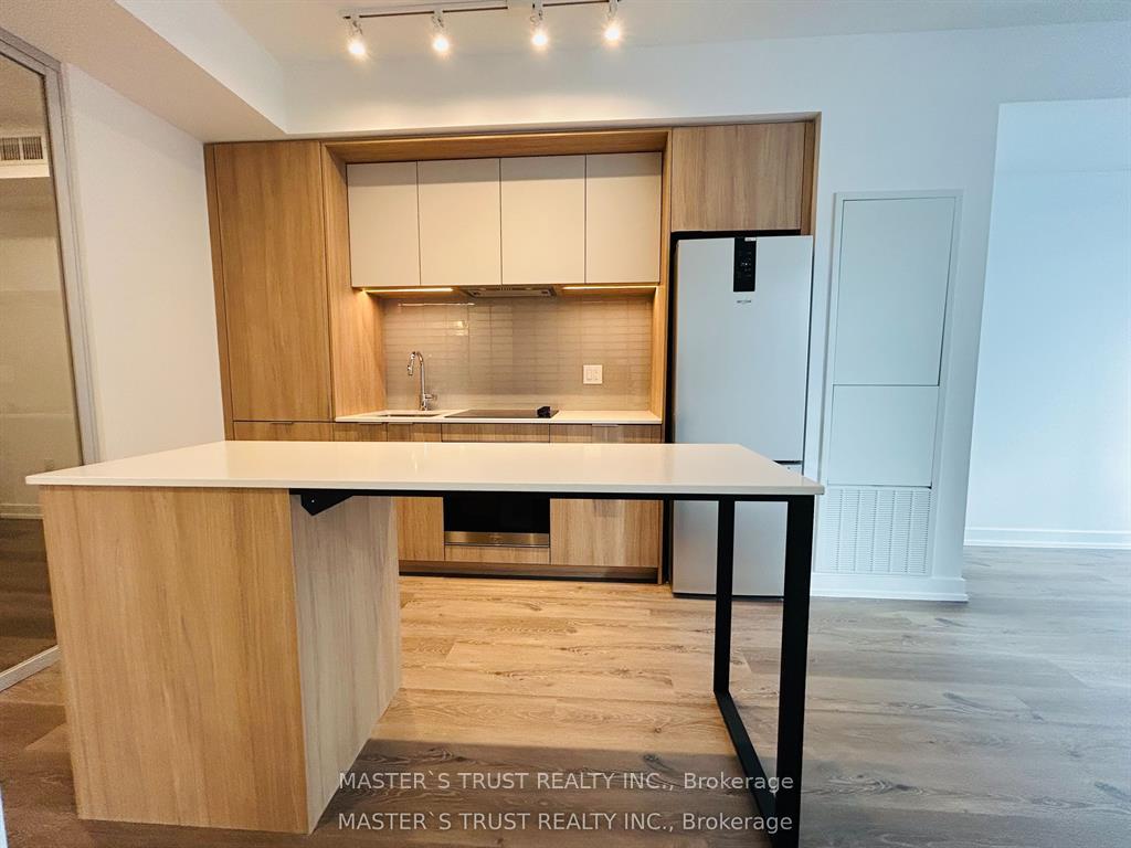 Photo 4 of Unit 2007, 395 Square One Drive, Mississauga, City Centre — HOMEH