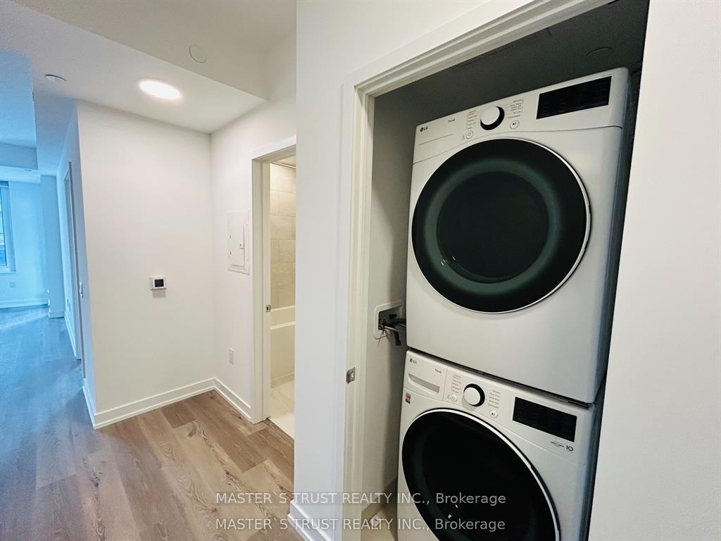 Photo 11 of Unit 2007, 395 Square One Drive, Mississauga, City Centre — HOMEH