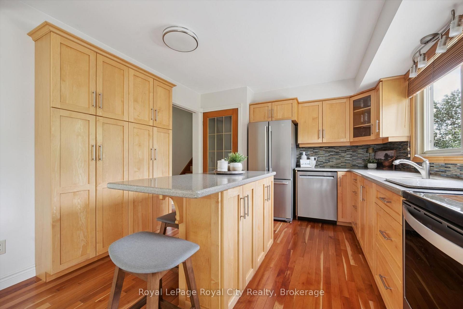 Photo 9 of 9 Skye Place, Guelph, Dovercliffe Park/Old University — HOMEH
