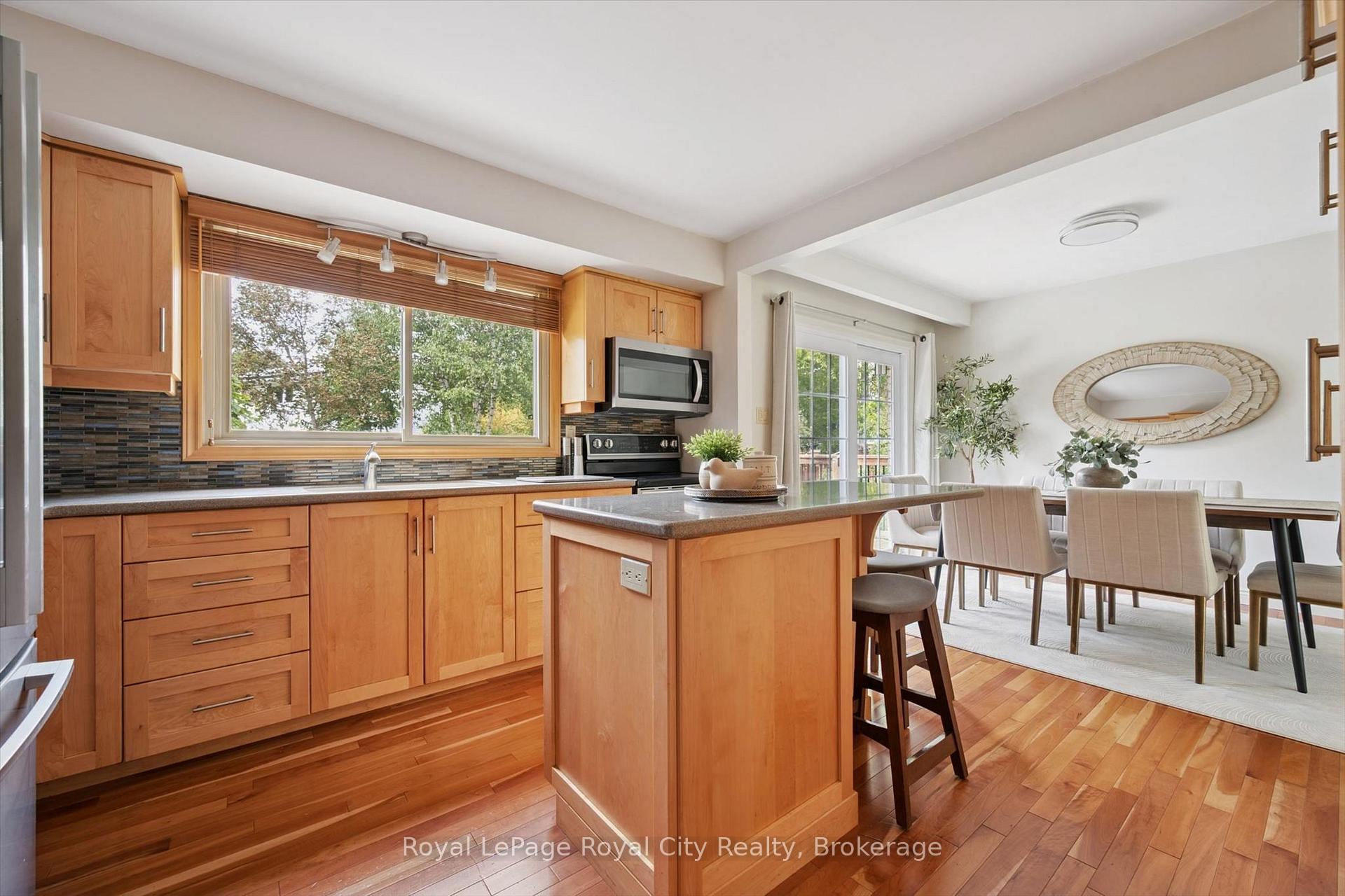 Photo 10 of 9 Skye Place, Guelph, Dovercliffe Park/Old University — HOMEH