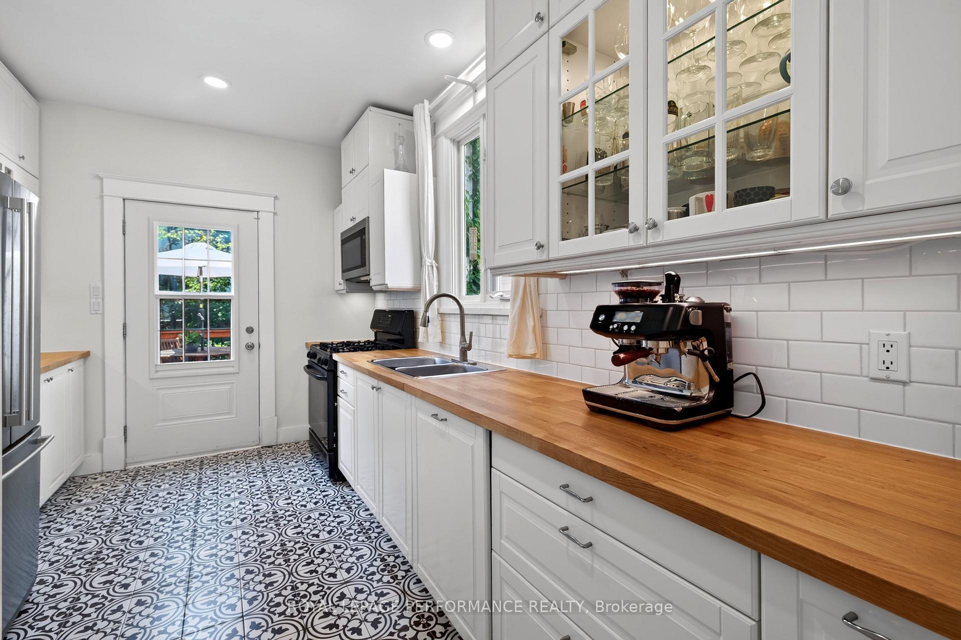 Photo 18 of 72 Springfield Road, Ottawa, Lindenlea — HOMEH