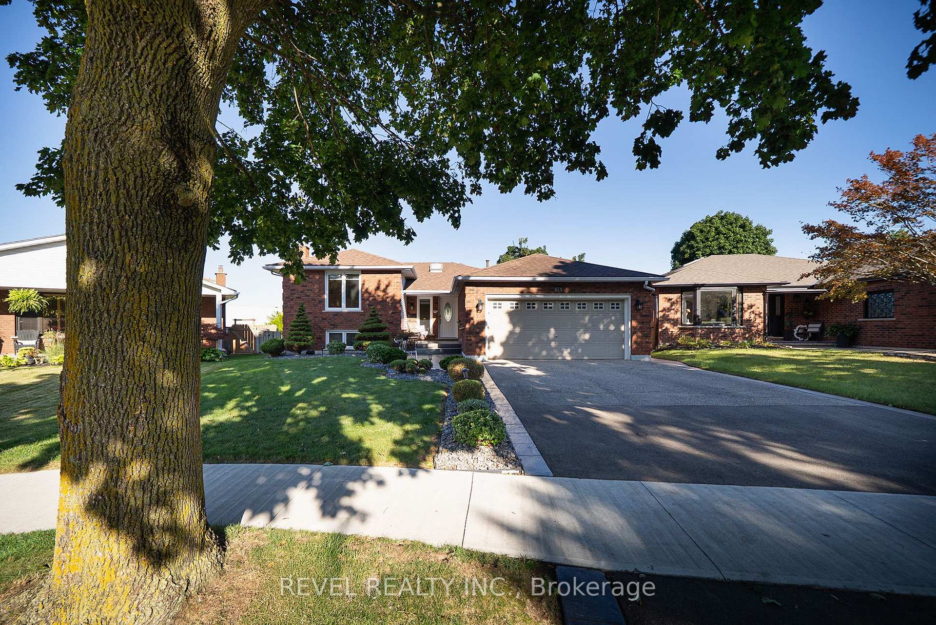 Photo 2 of 15 Fox Run, Brantford, Greenbrier — HOMEH