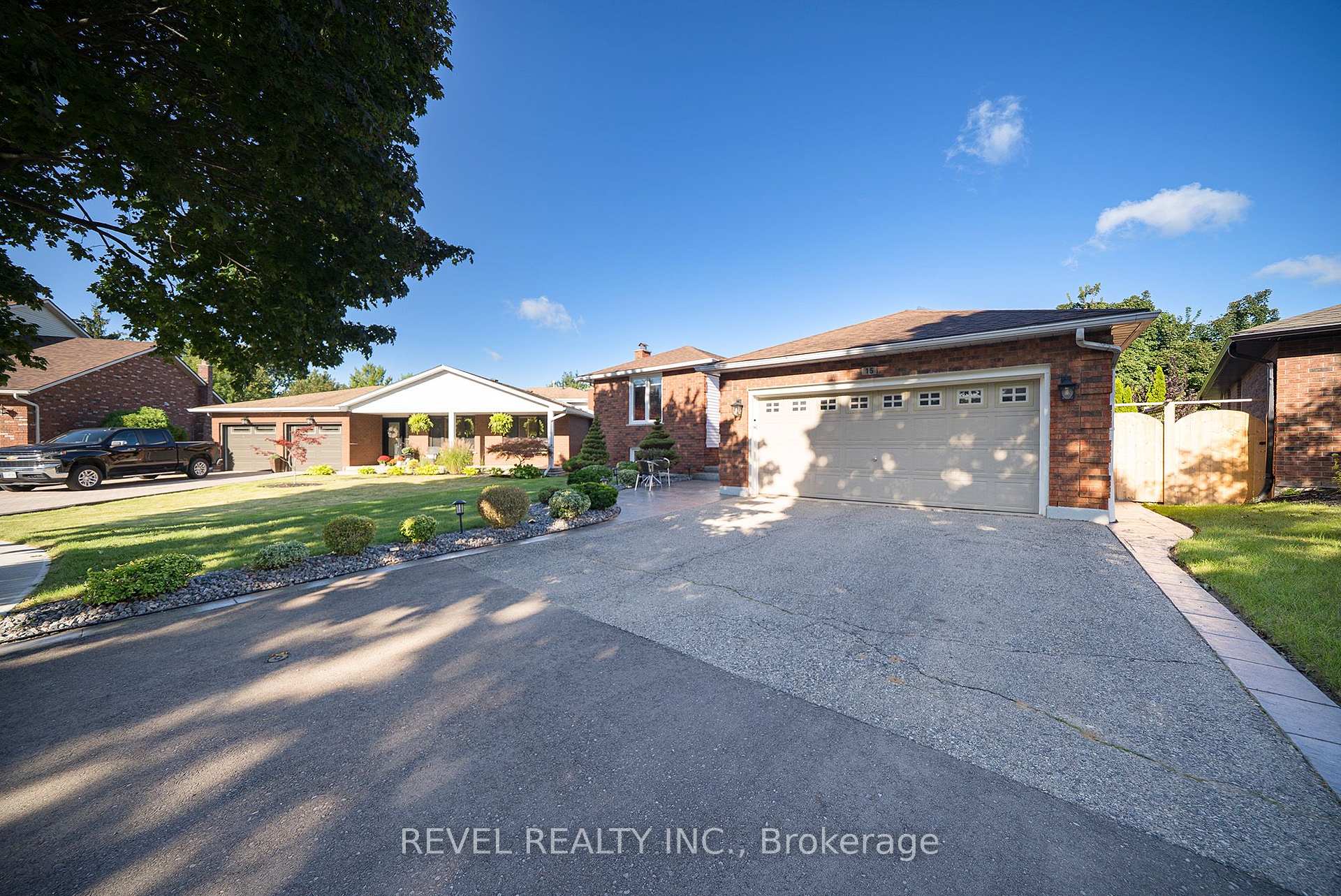 Photo 3 of 15 Fox Run, Brantford, Greenbrier — HOMEH