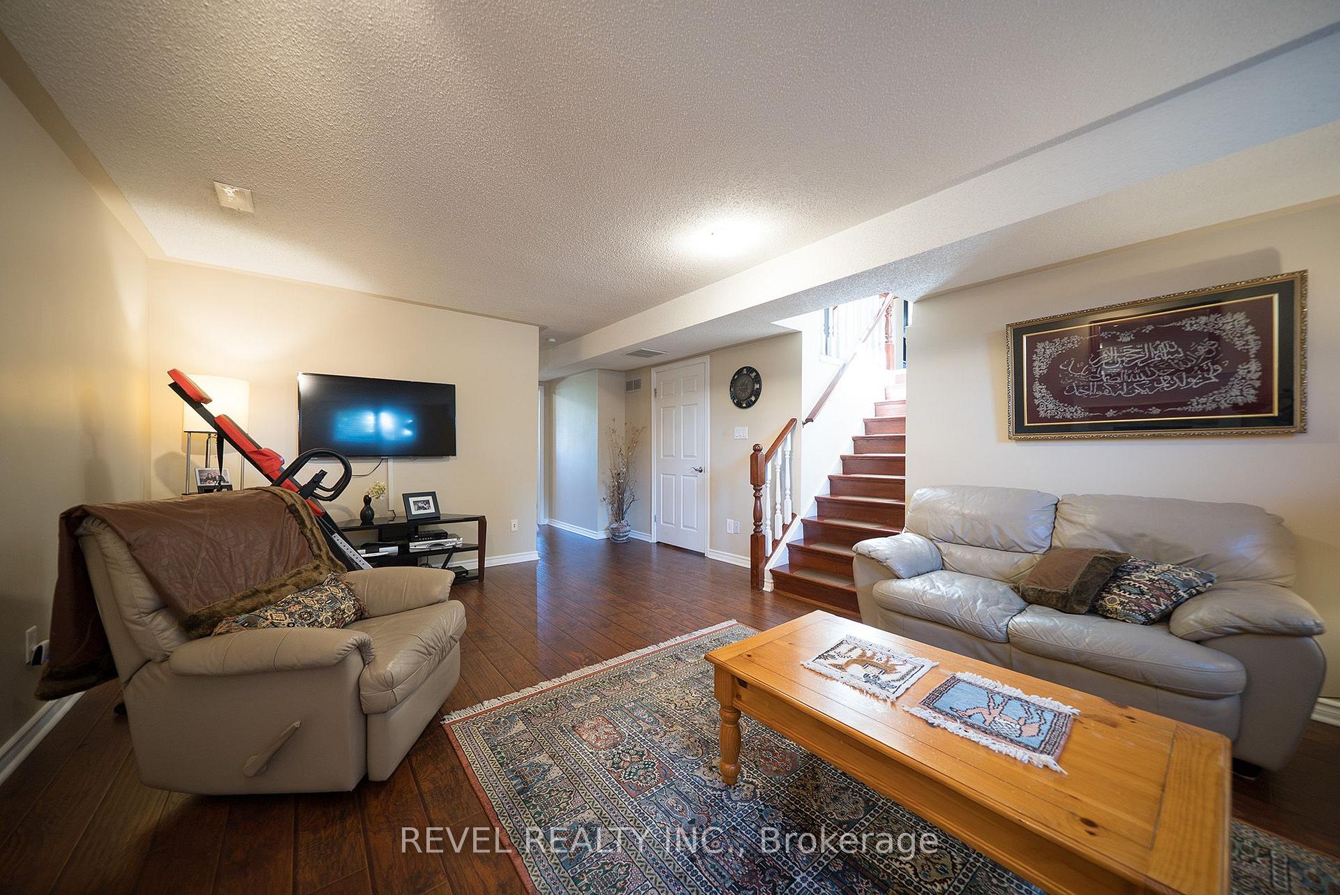 Photo 22 of 15 Fox Run, Brantford, Greenbrier — HOMEH