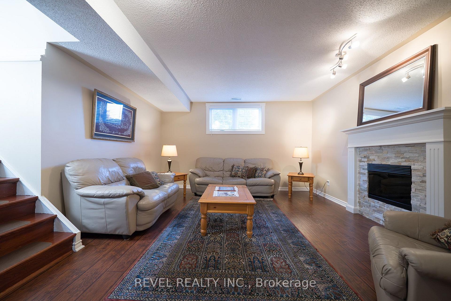 Photo 23 of 15 Fox Run, Brantford, Greenbrier — HOMEH