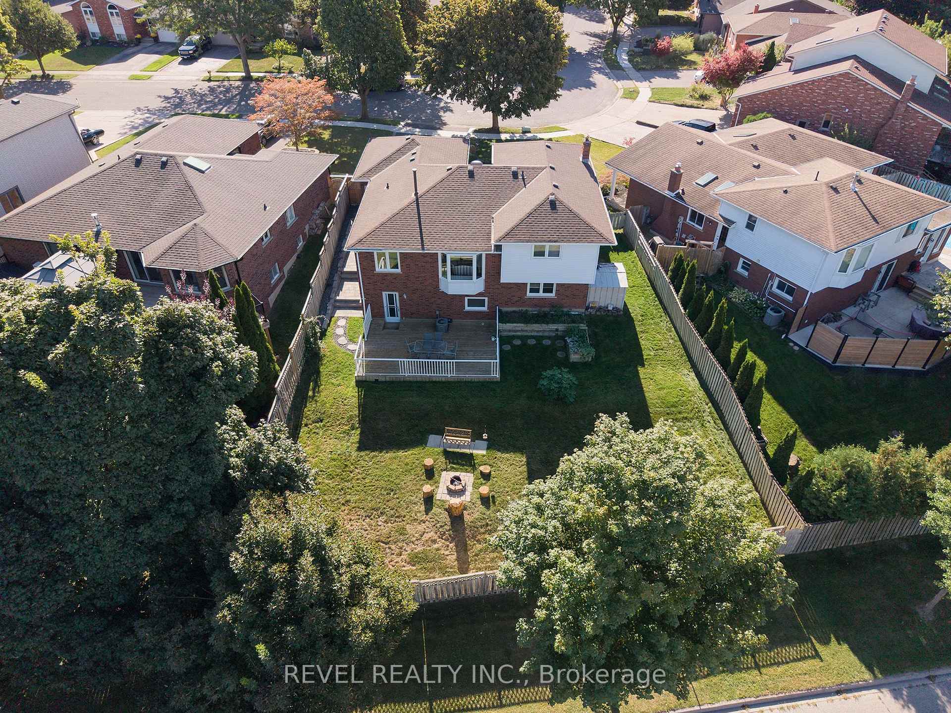 Photo 33 of 15 Fox Run, Brantford, Greenbrier — HOMEH