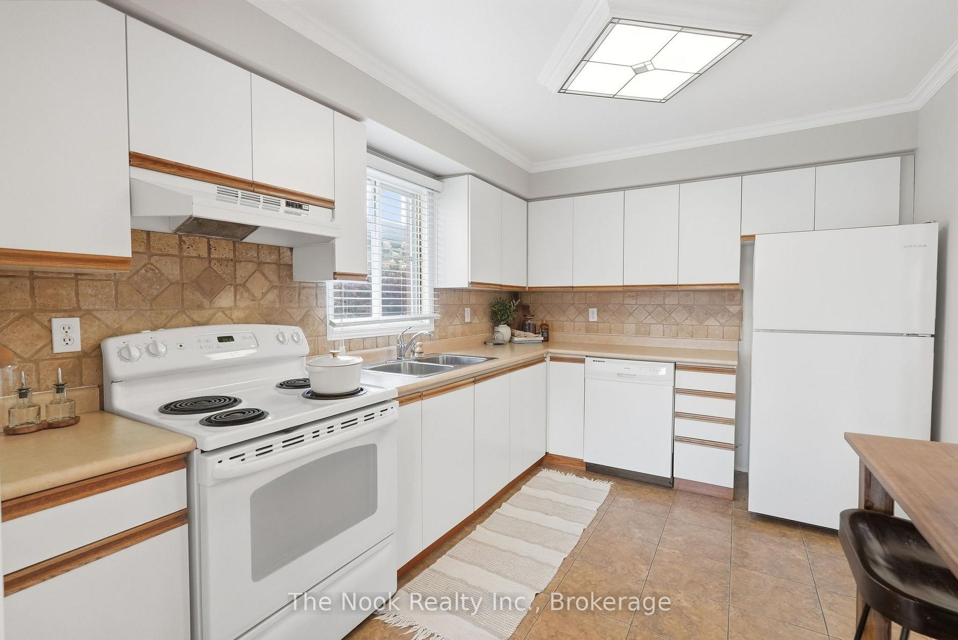 Photo 17 of 16 Kershaw Street, Clarington, Bowmanville — HOMEH