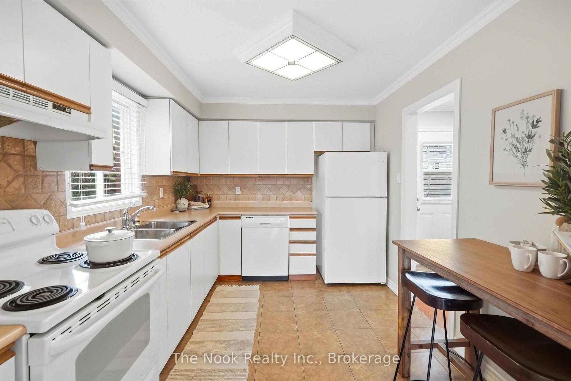 Photo 18 of 16 Kershaw Street, Clarington, Bowmanville — HOMEH