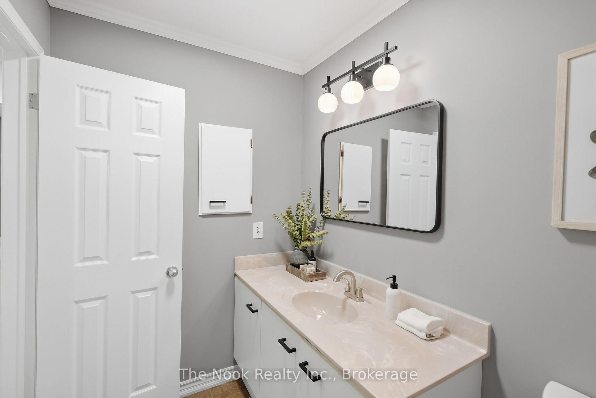 Photo 35 of 16 Kershaw Street, Clarington, Bowmanville — HOMEH