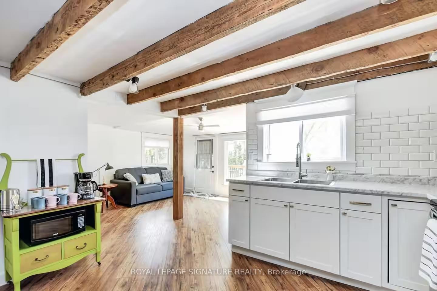 Photo 8 of 42 York Street, Prince Edward County, Picton Ward — HOMEH