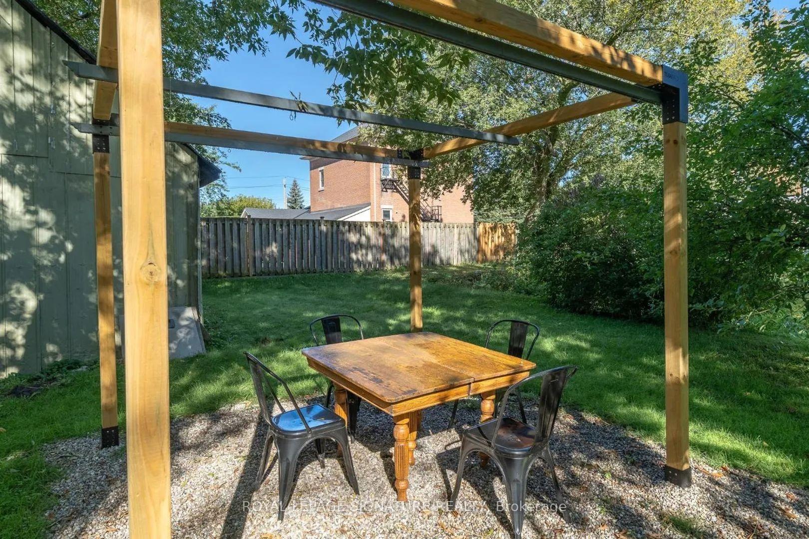 Photo 23 of 42 York Street, Prince Edward County, Picton Ward — HOMEH