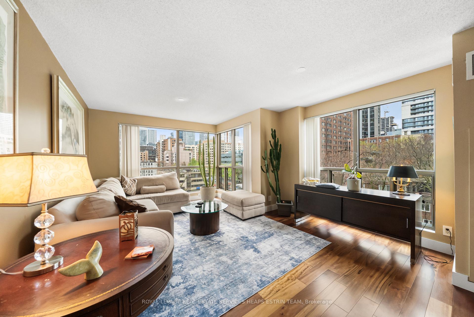 Photo of Unit 507, 298 Jarvis Street