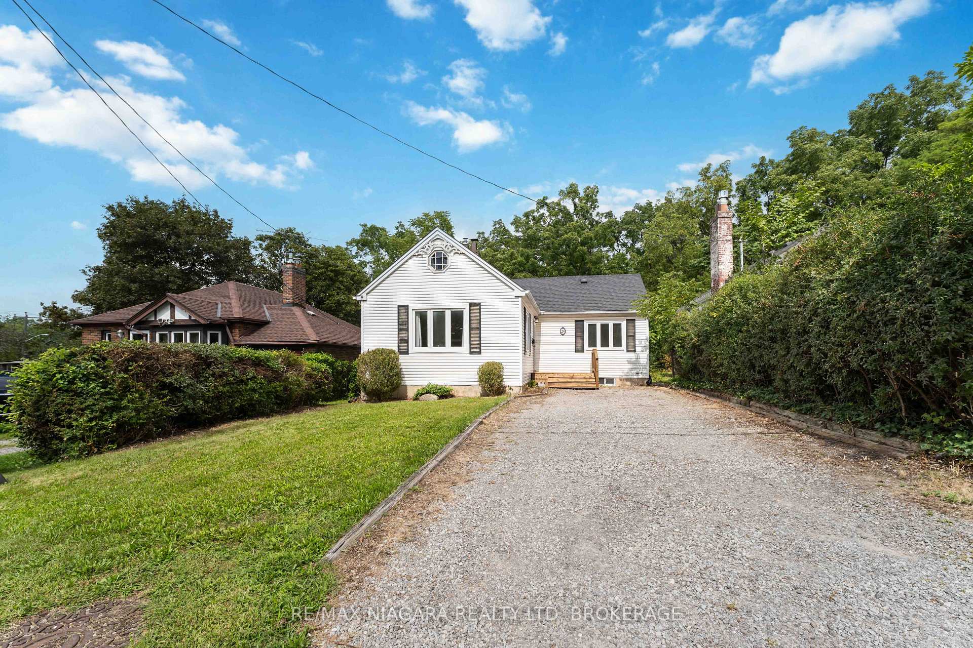 Photo 1 of 24 Welland Vale Road, St. Catharines, Downtown — HOMEH