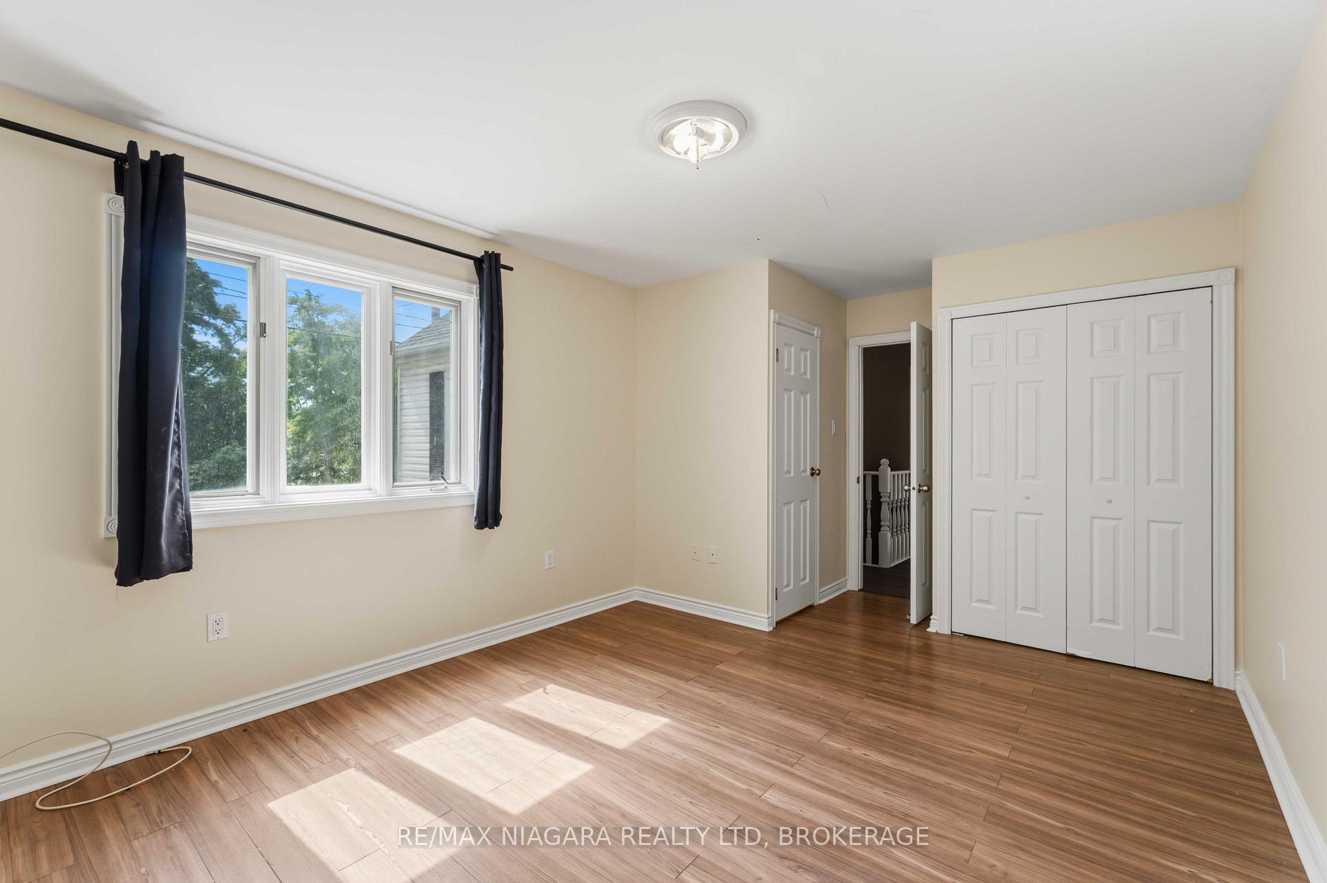 Photo 8 of 24 Welland Vale Road, St. Catharines, Downtown — HOMEH