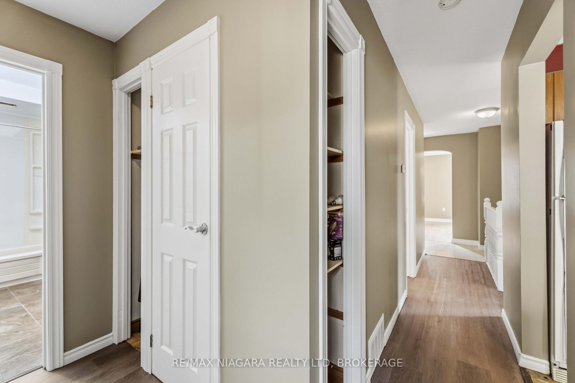 Photo 15 of 24 Welland Vale Road, St. Catharines, Downtown — HOMEH