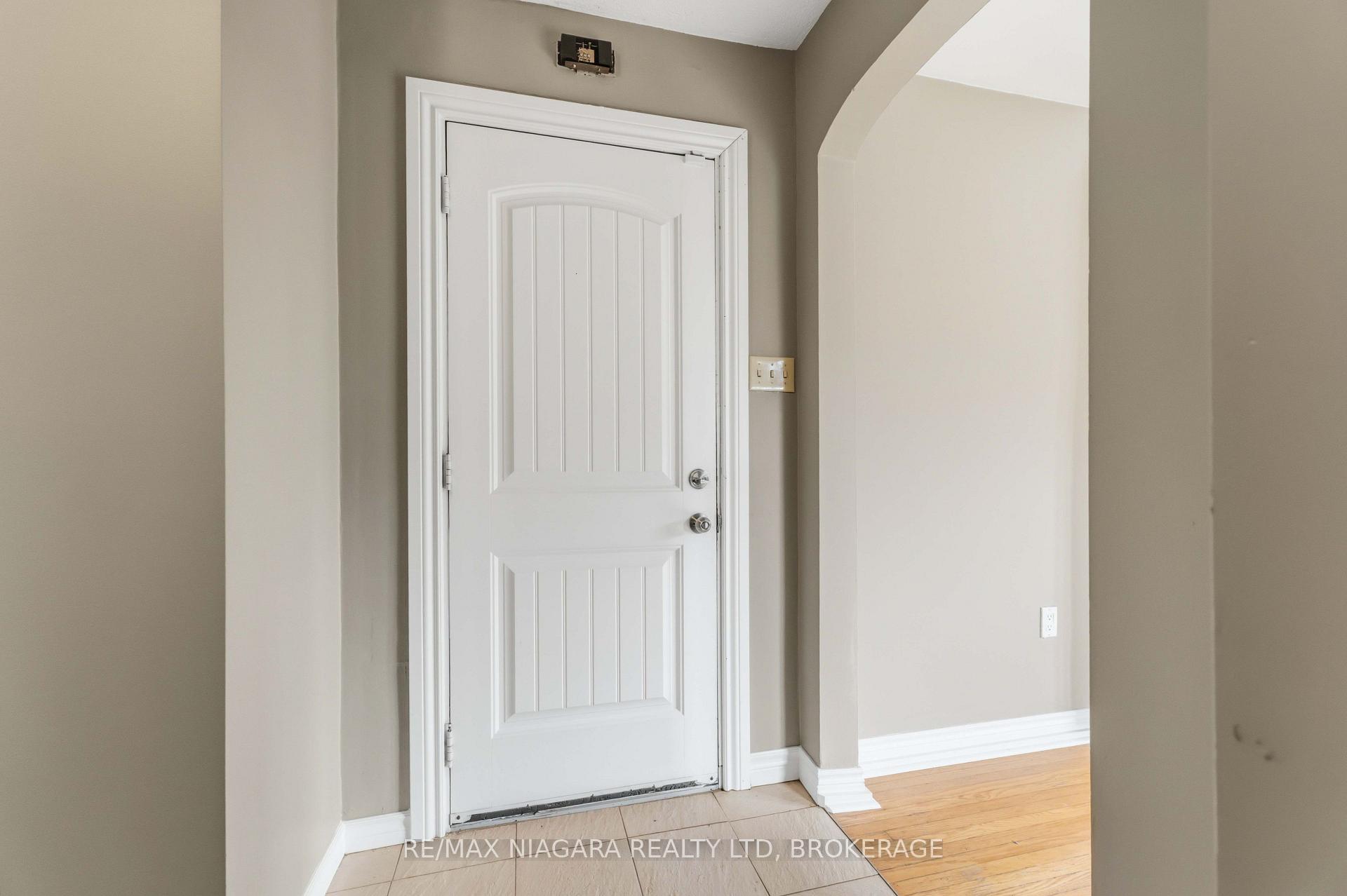 Photo 21 of 24 Welland Vale Road, St. Catharines, Downtown — HOMEH