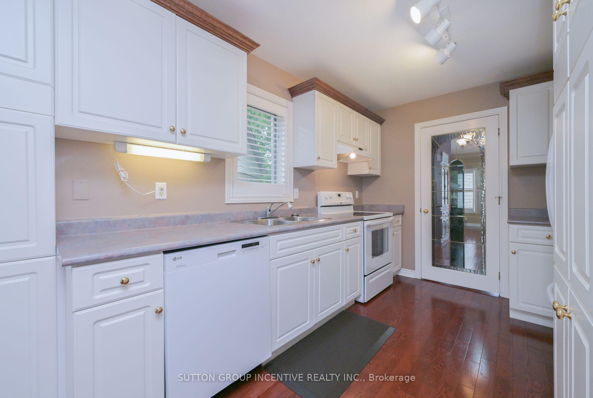 Photo 7 of 4 Belair Place, New Tecumseth, Rural New Tecumseth — HOMEH