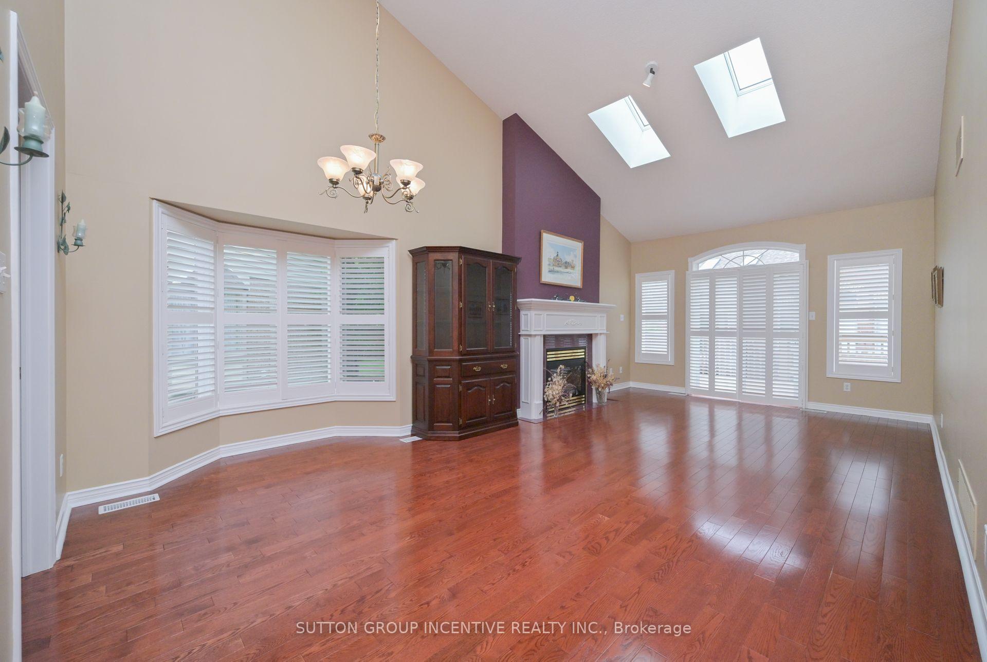 Photo 12 of 4 Belair Place, New Tecumseth, Rural New Tecumseth — HOMEH
