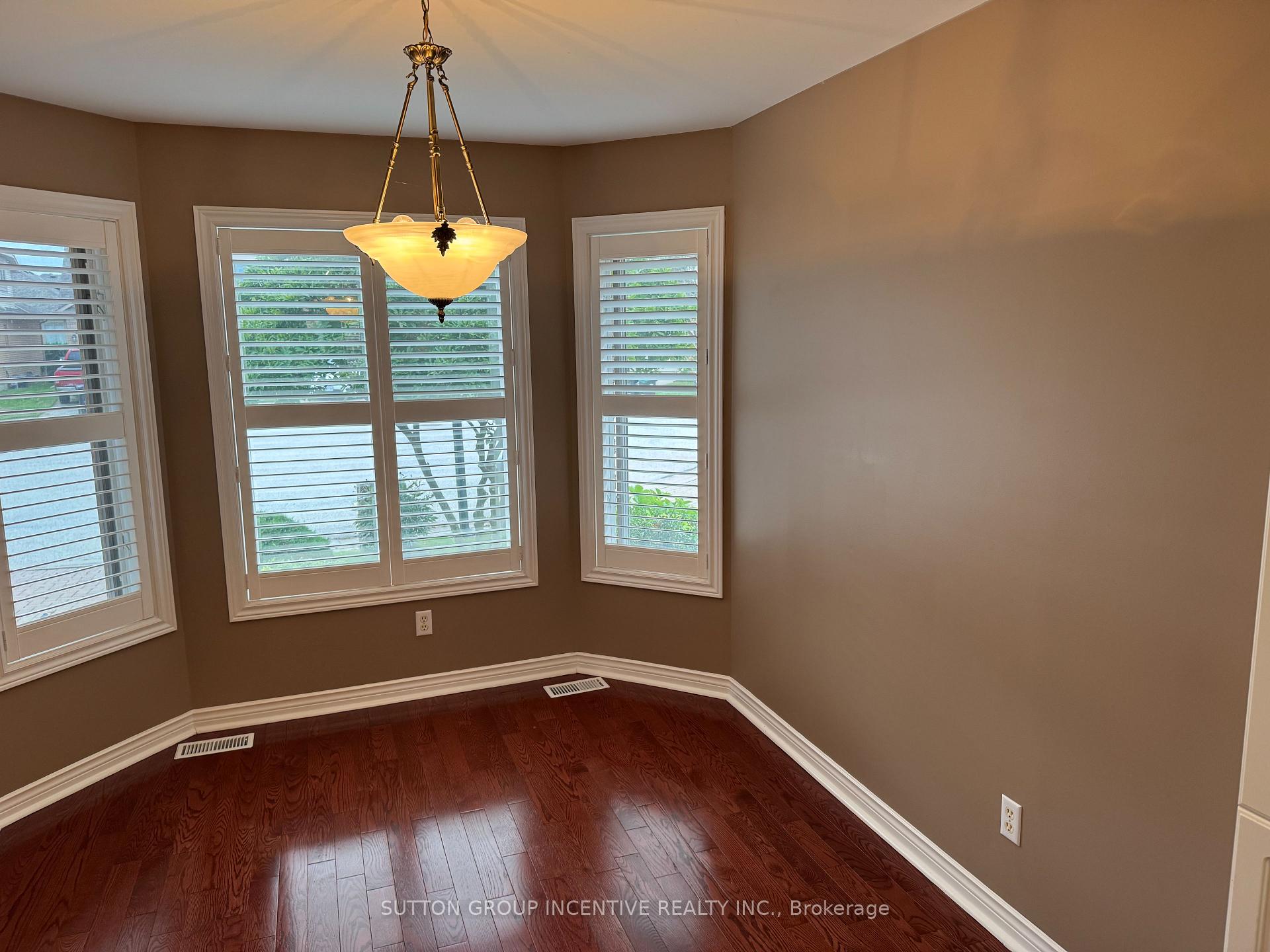 Photo 34 of 4 Belair Place, New Tecumseth, Rural New Tecumseth — HOMEH