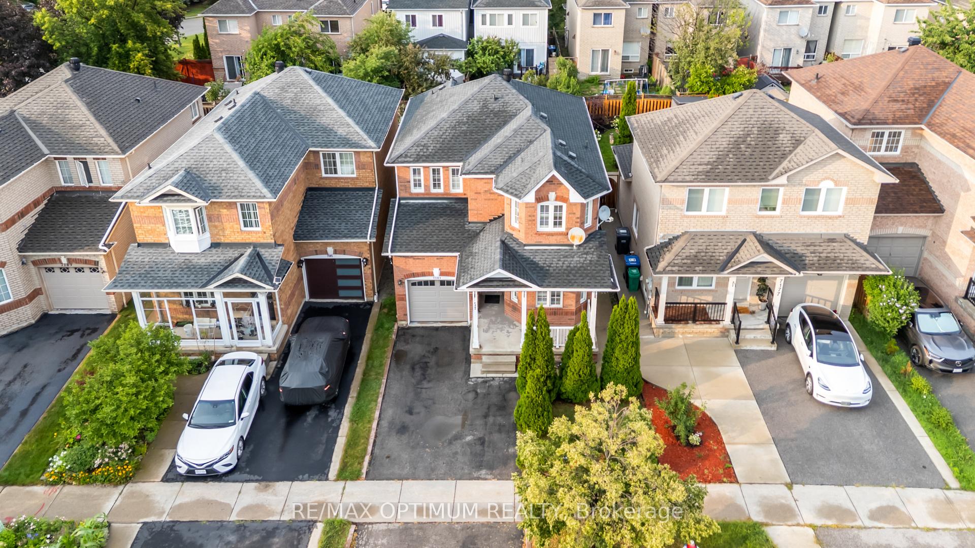 Photo 2 of 7181 Tabbyman Walk, Mississauga, Meadowvale Village — HOMEH