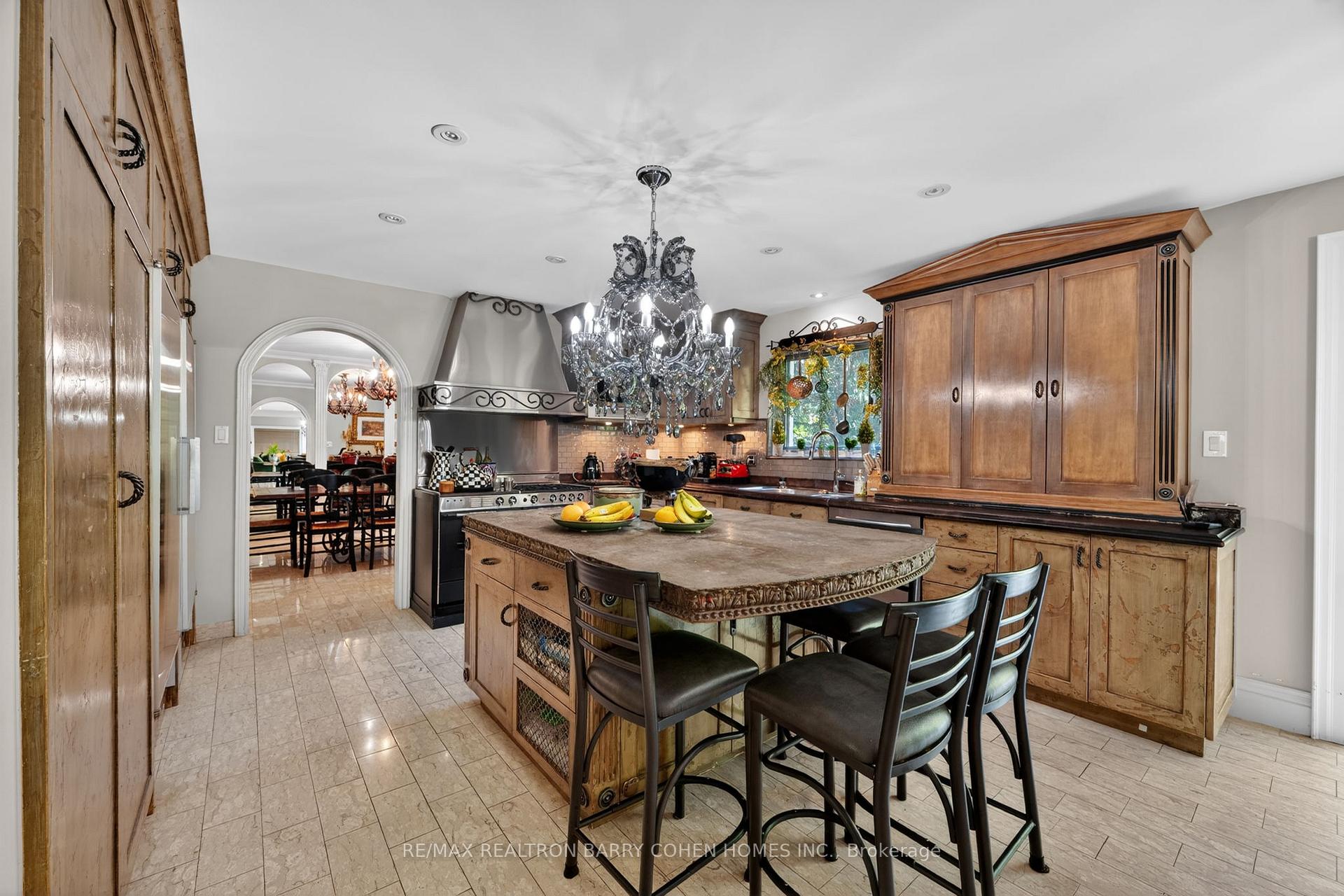 Photo 8 of 21 Fifeshire Road, North York, St. Andrew-Windfields — HOMEH