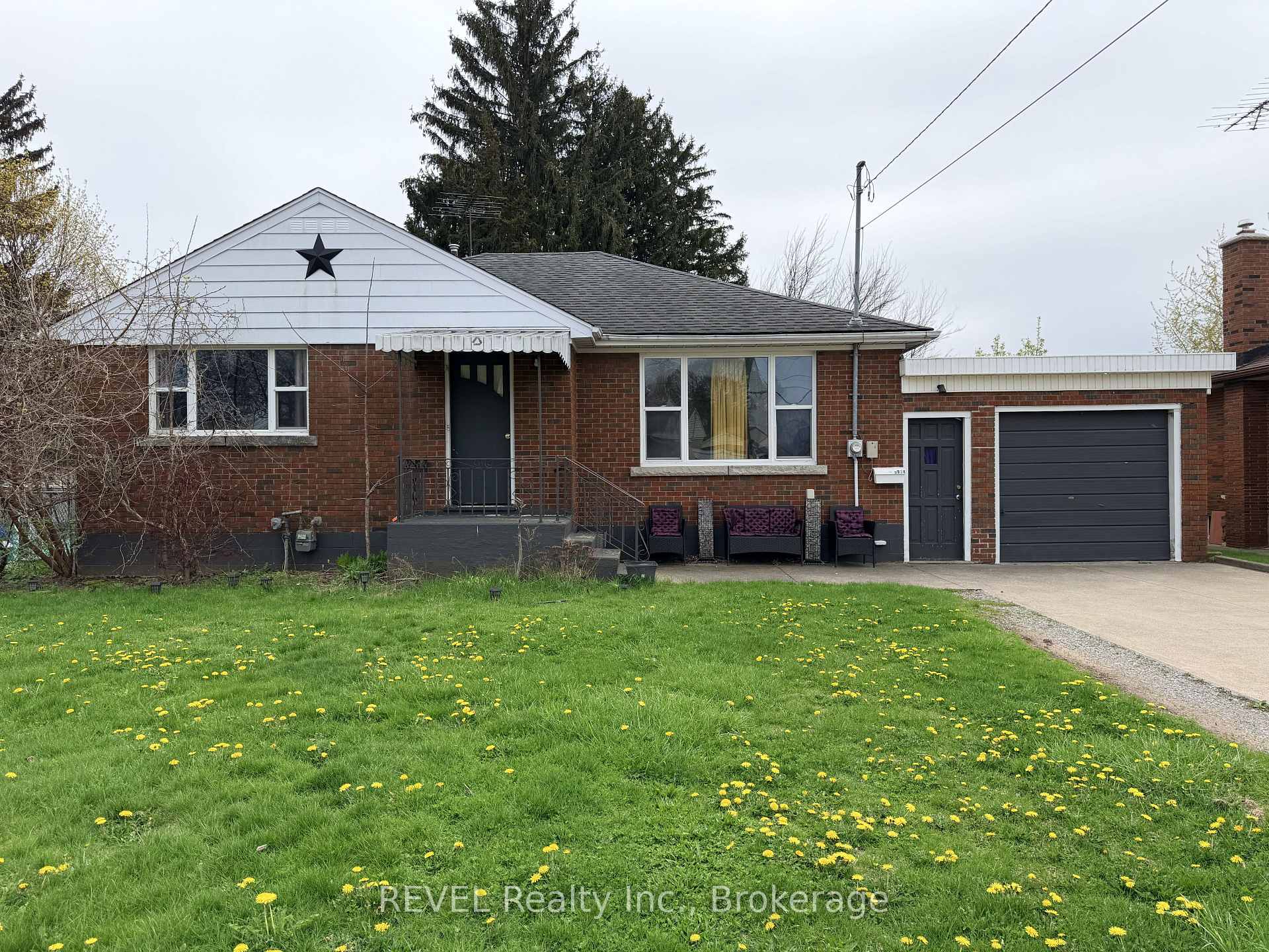 Photo of 5974 Scott Street E