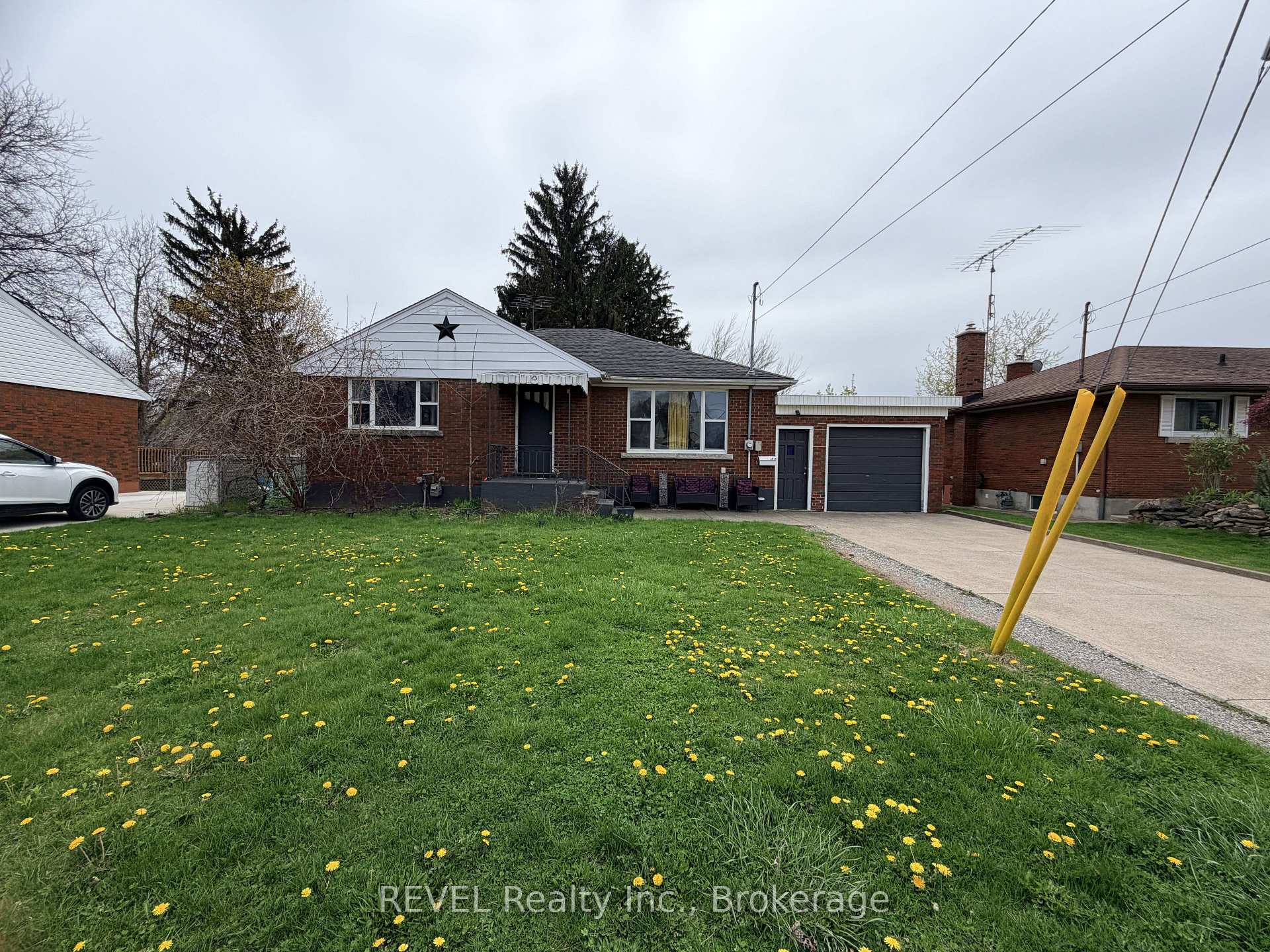 Photo 10 of 5974 Scott Street E, Niagara Falls, Cherrywood — HOMEH