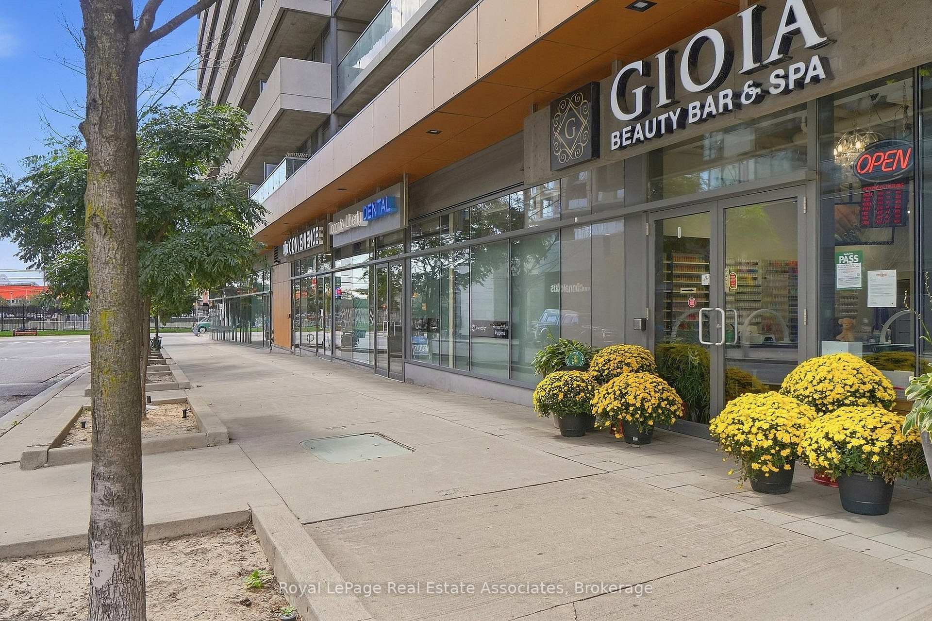 Photo 3 of Unit 416, 20 Joe Shuster Way, Toronto, South Parkdale — HOMEH