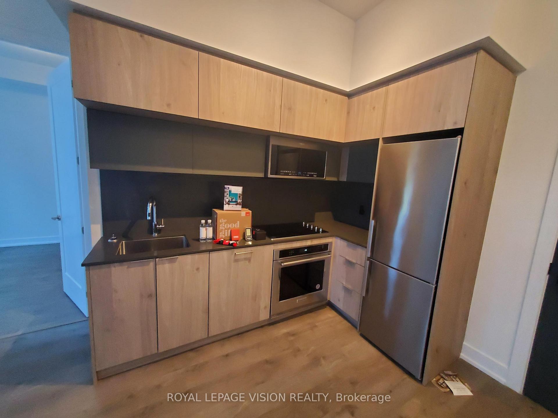 Photo 3 of Unit 555, 25 Adra Grado Way, North York, Bayview Village — HOMEH