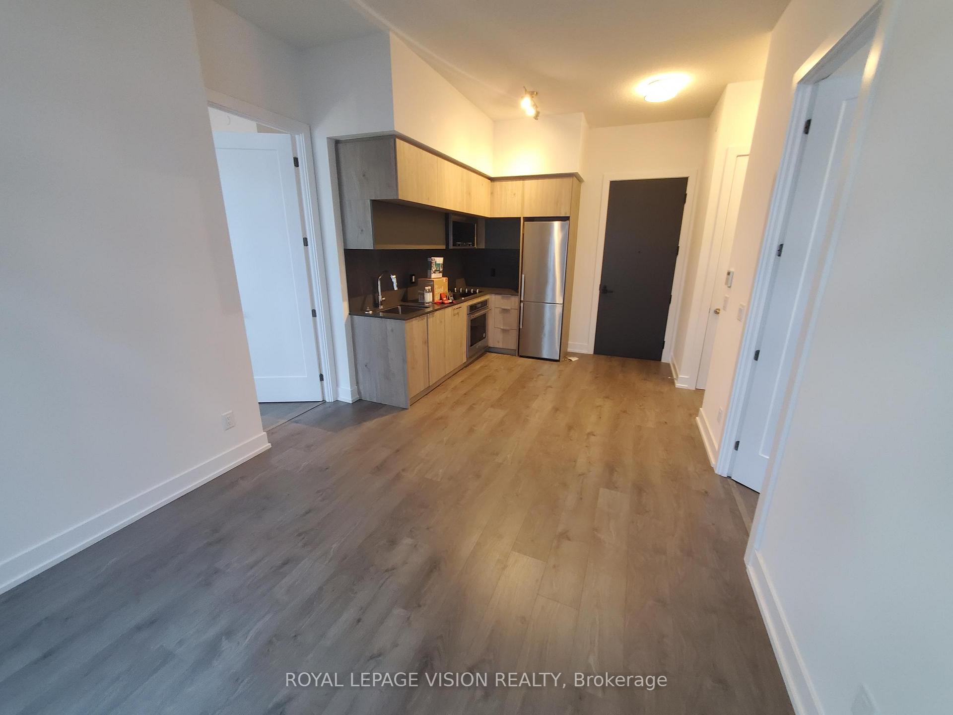 Photo 4 of Unit 555, 25 Adra Grado Way, North York, Bayview Village — HOMEH