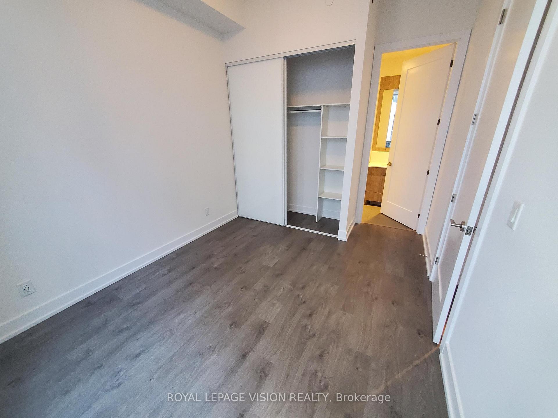 Photo 8 of Unit 555, 25 Adra Grado Way, North York, Bayview Village — HOMEH