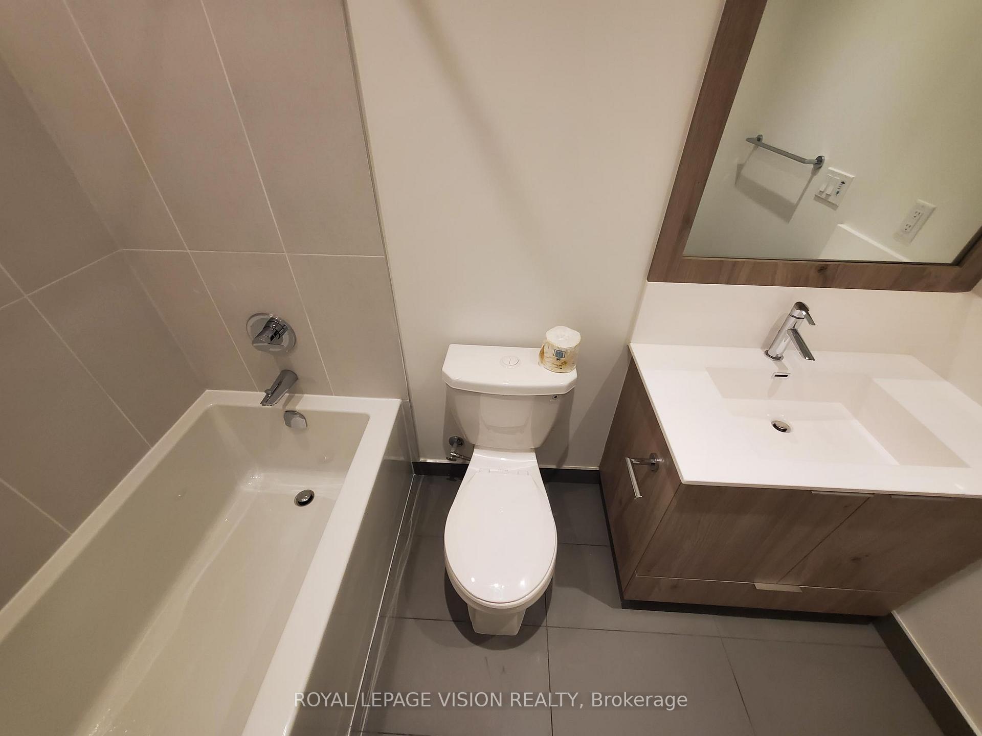 Photo 11 of Unit 555, 25 Adra Grado Way, North York, Bayview Village — HOMEH