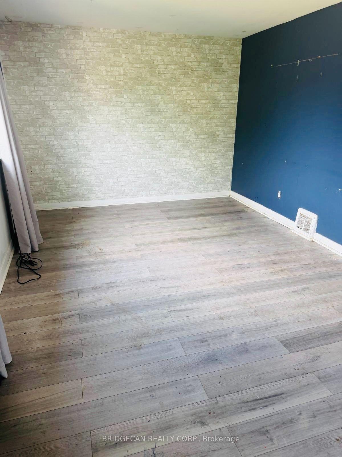 Photo 4 of 64 Eastvale Place, Hamilton, McQuesten — HOMEH