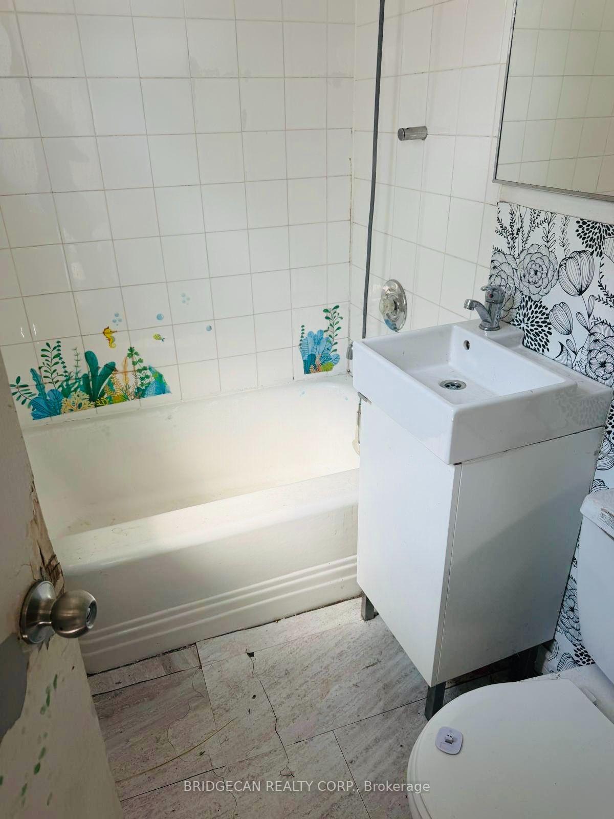 Photo 7 of 64 Eastvale Place, Hamilton, McQuesten — HOMEH